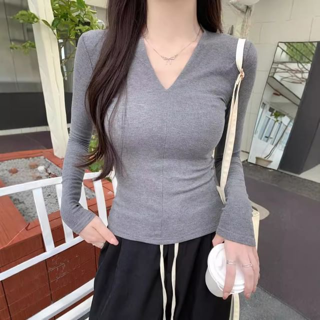 Cloud Nine-Long-Sleeve V-Neck Plain Tee