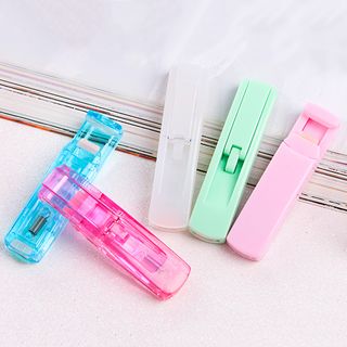 Mogugu Plastic Eyelash Curler Yesstyle