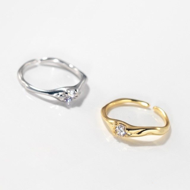 A-ROCH-Rhinestone Wavy Sterling Silver Open Ring