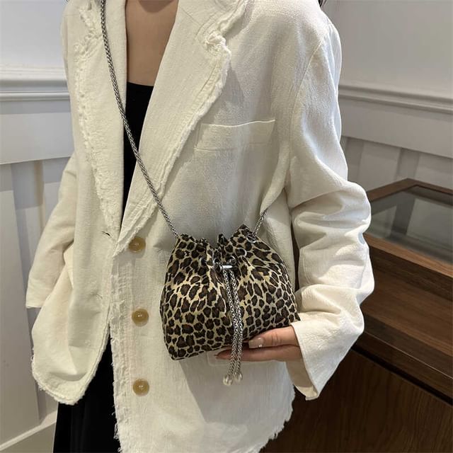 Indenis-Chain Strap Leopard Print Bucket Bag