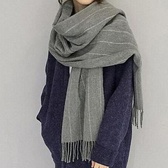Pompabee - Pinstriped Fleece Scarf Pompabee - Pinstriped Fleece Scarf