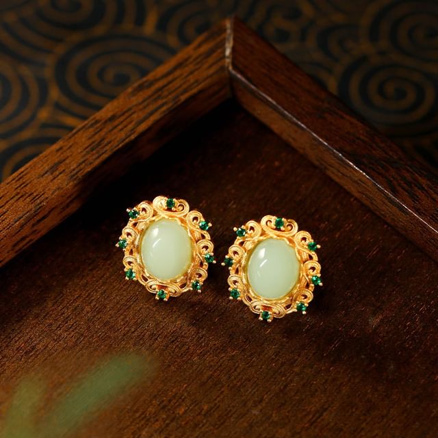 Vaje-Jade Stud Earring