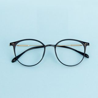 retro round eyeglasses