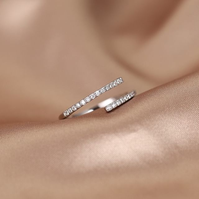 Gaya-Rhinestone Wrap Around Alloy Open Ring