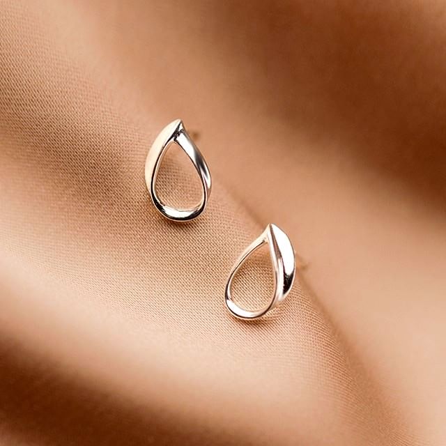 A-ROCH-925 Sterling Silver Droplet Stud Earring