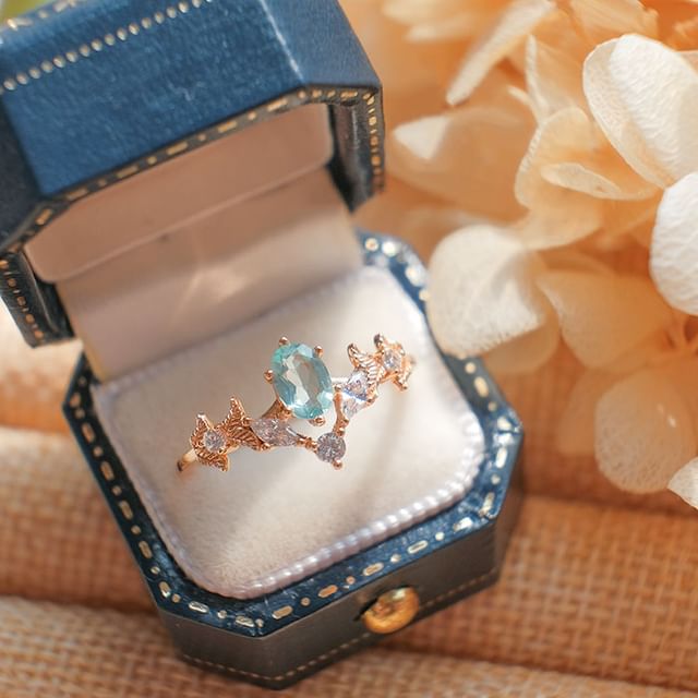 DECADES-Gemstone Ring