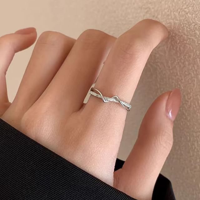 Gaya-Twisted Ring