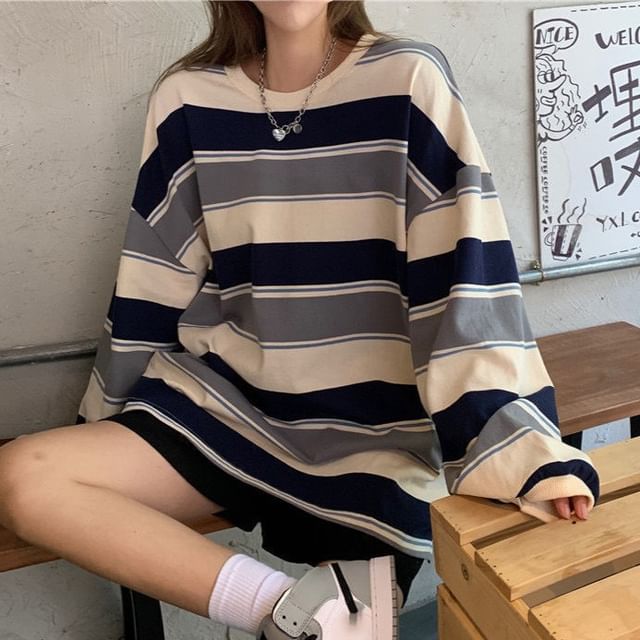 Sisyphi-Long Sleeve Round Neck Striped Tee