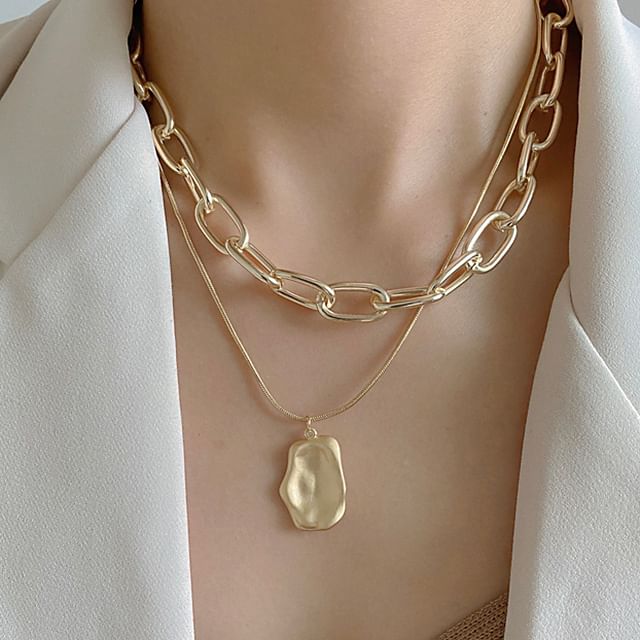 Betsuno-Irregular Pendant Layered Alloy Choker