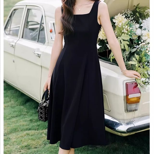 Shinsei-Wide Strap Square-Neck Midi A-Line Dress