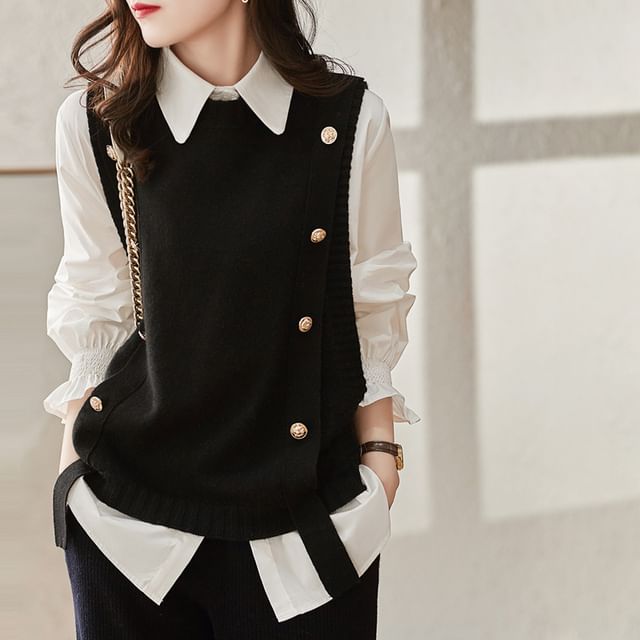 Muezz-Crewneck Buttoned Plain Sweater Vest