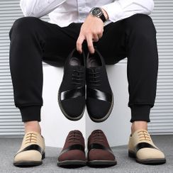 Taragan - Pointed Block Heel Lace Up Shoes Taragan - Pointed Block Heel Lace Up Shoes