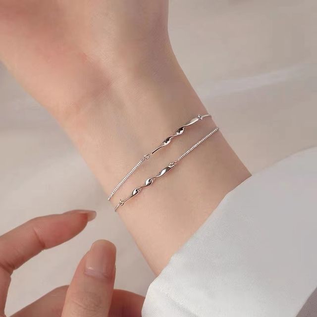 Toinianimos-Mobius Layered Bracelet