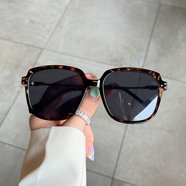 Aisyi-Retro Studded Eyeglasses