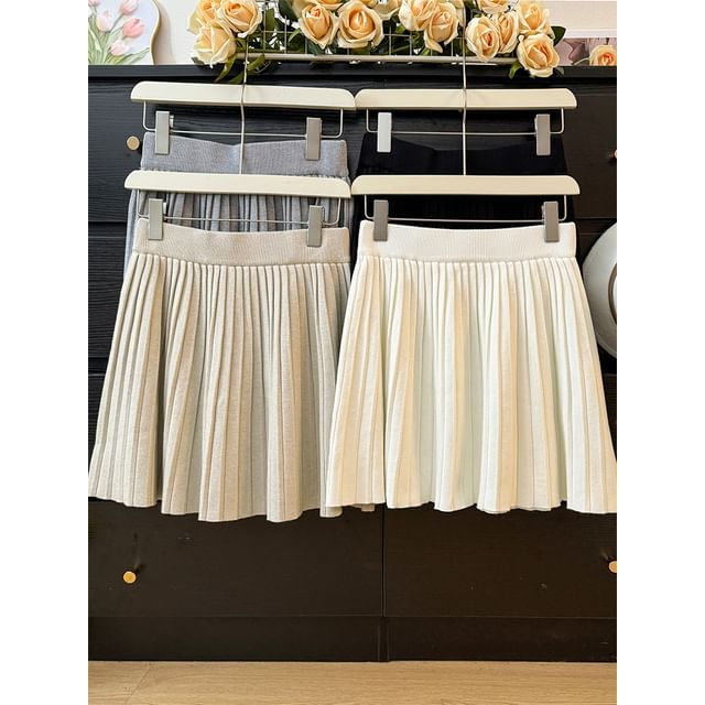 Lemongrass-Knit Pleated A-Line Skirt
