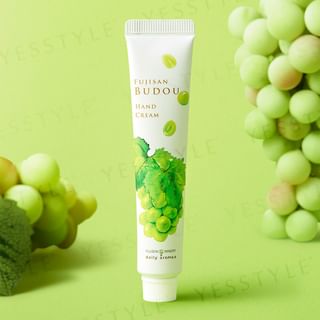 Daily Aroma Japan - Mount Fuji Green Grape Mini Hand Cream