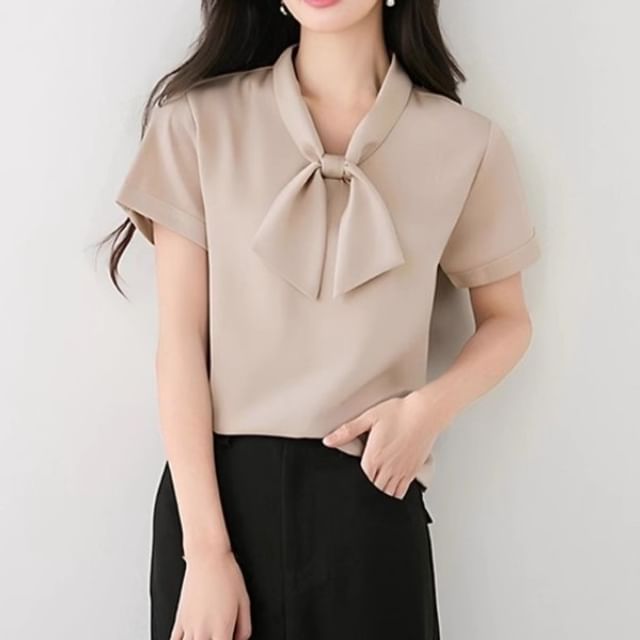 Dragan Pulse-Short-Sleeve Tie Neck Plain Blouse