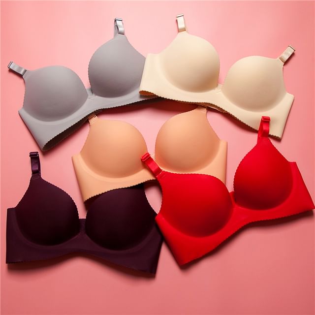 Hot Sale Wholesale Young Girls Hot Sexy Soft Welcomed Seamless Bras - China  Bra and Women Bra price