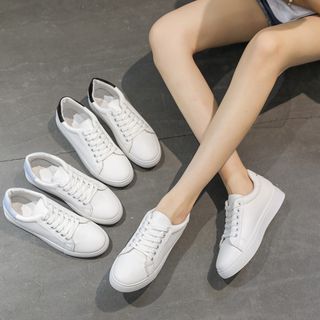 Asterisk-Plain Sneakers