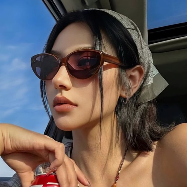 iLANURA-Cat Eye Sunglasses