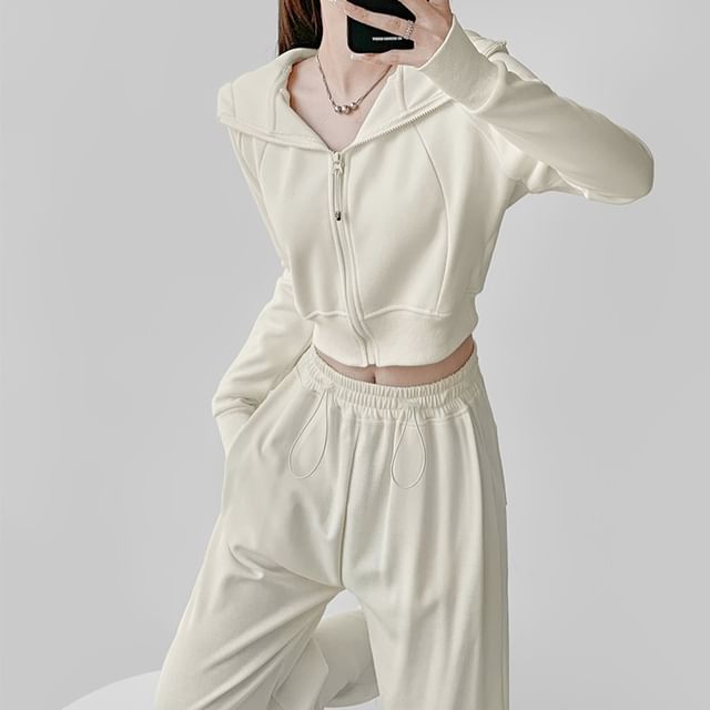 LIVIE-Plain Hooded Crop Zip Jacket