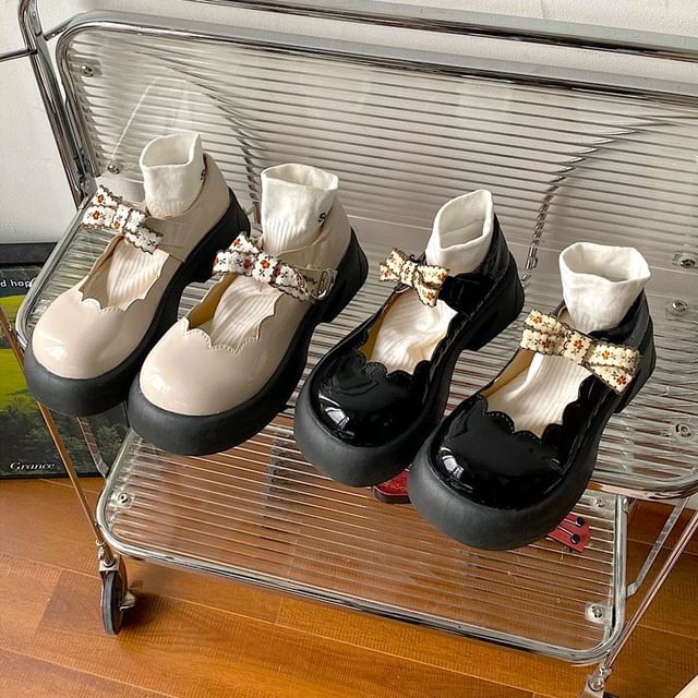 telijimi - Platform Bow Accent Patent Leather Mary Jane Shoes | YesStyle