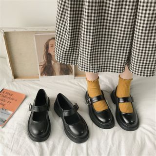 round toe mary janes