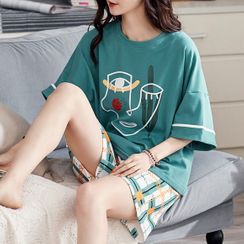 Lion Sniff - Print Short Sleeve Pajama Set Lion Sniff - Print Short Sleeve Pajama Set
