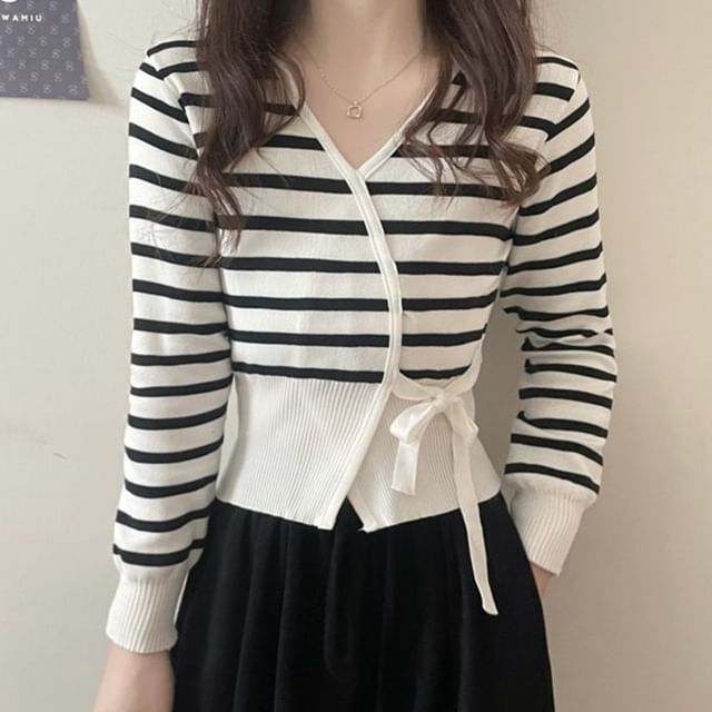 Sisyphi-V-Neck Striped Wrap Sweater