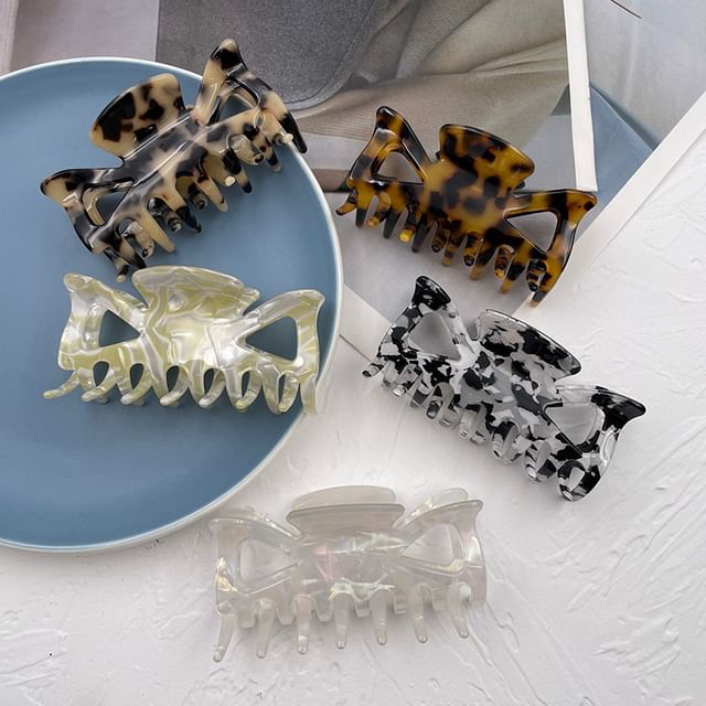 Allyrinta-Cutout Hair Claw