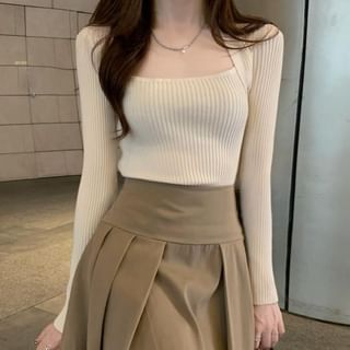 Sisyphi-Square Neck Long Sleeve Plain Ribbed Knit Crop Top