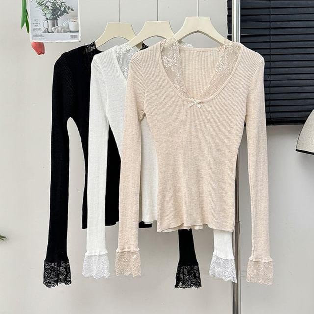 Lemongrass-Lace-Trim V-Neck Ribbed Top