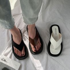 Chryse - 仿皮厚底人字拖 Chryse - 仿皮厚底人字拖