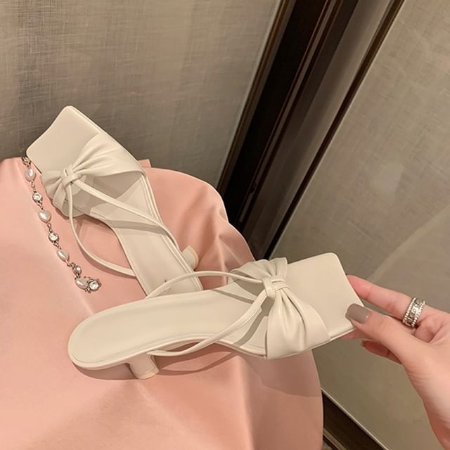 Anran-Block-Heel Square Toe Twisted Sandals