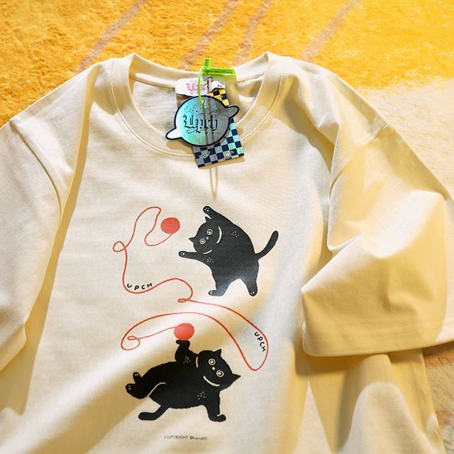 【NERDY】 Sleeping Cat Wappen Short Sleeve T-Shirt /追跡付 Mens T Shirt, Cute Floral Cat Short Sleeve Crew Neck Fitted
