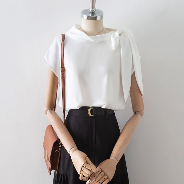 Cossita-Short Sleeve Crew Neck Solid Blouse