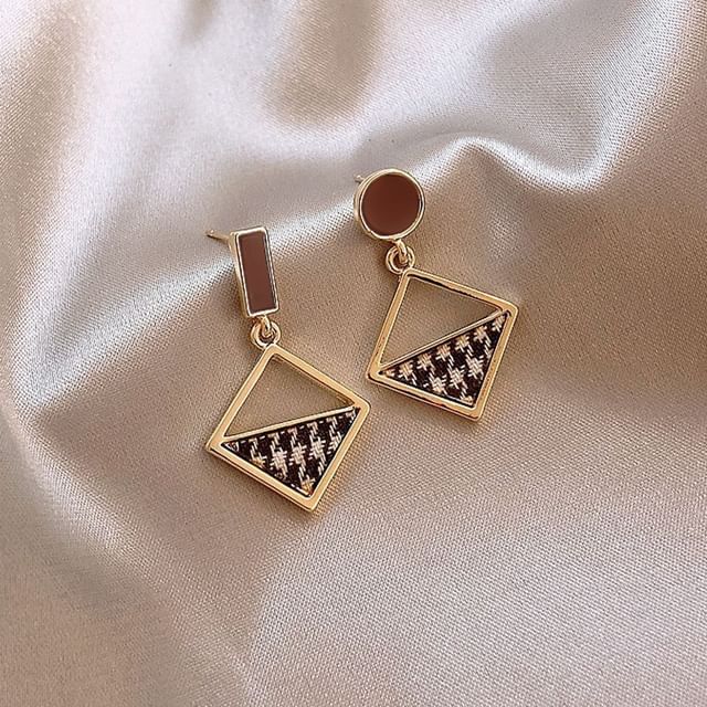 Gaya-Houndstooth Drop Earrings