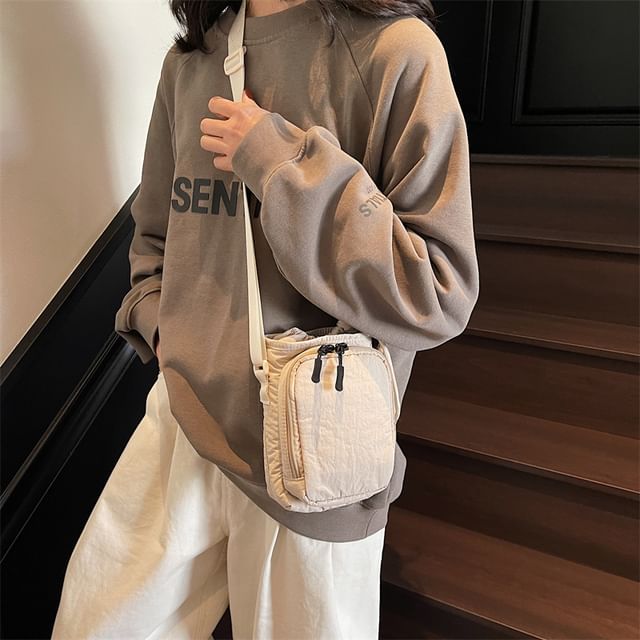 Hikuozy-Canvas Plain Drawstring Crossbody Bag