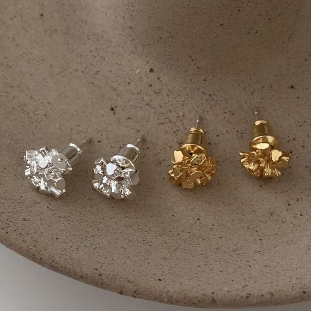 Betsuno-Rock Stud Earring