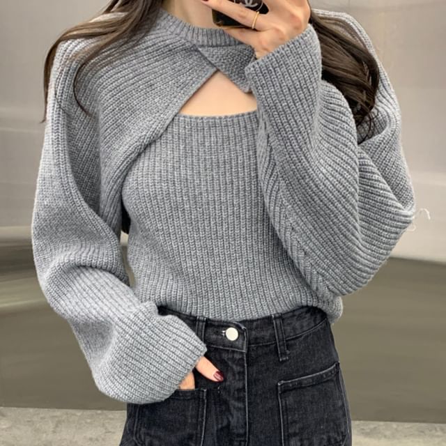 Coris-Set Crewneck Plain Crop Sweater Cami Top