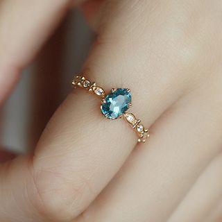 DECADES-Rhinestone Ring