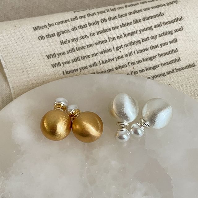 Panda Dama-Faux Pearl Ball Ear Jacket