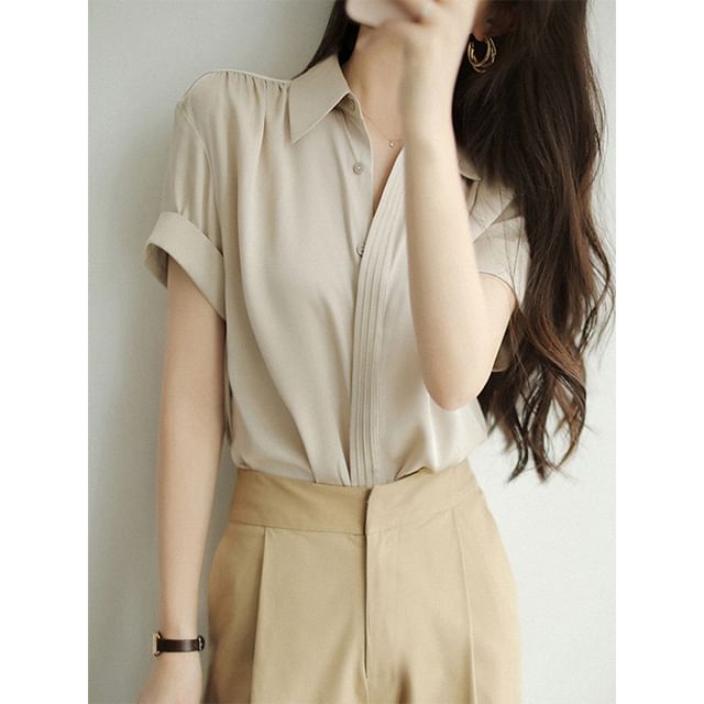 Omibayo-Short-Sleeve Collared Plain Ruched Button-Up Blouse