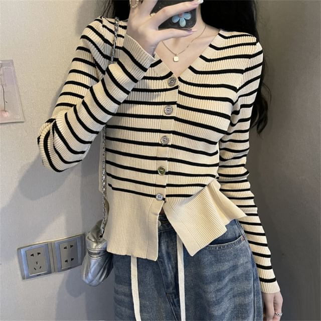 Sisyphi-V-Neck Striped Ribbed Cardigan