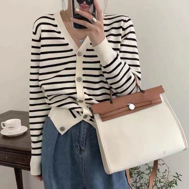 Sisyphi-Striped V-Neck Long Sleeve Button Cardigan