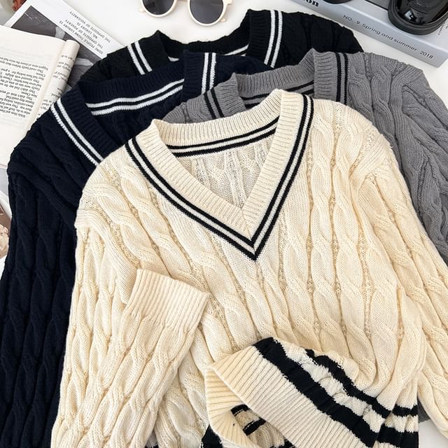 DIYI-V-Neck Contrast Trim Cable Knit Crop Sweater