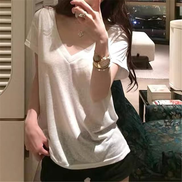 Asiris-Short-Sleeve V-Neck Pocket Detail Tee