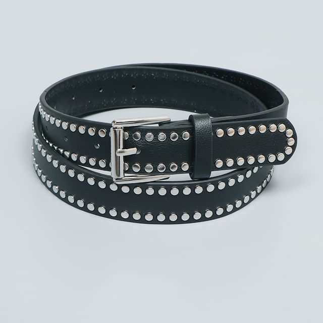 Poyol-Studded Faux Leather Belt