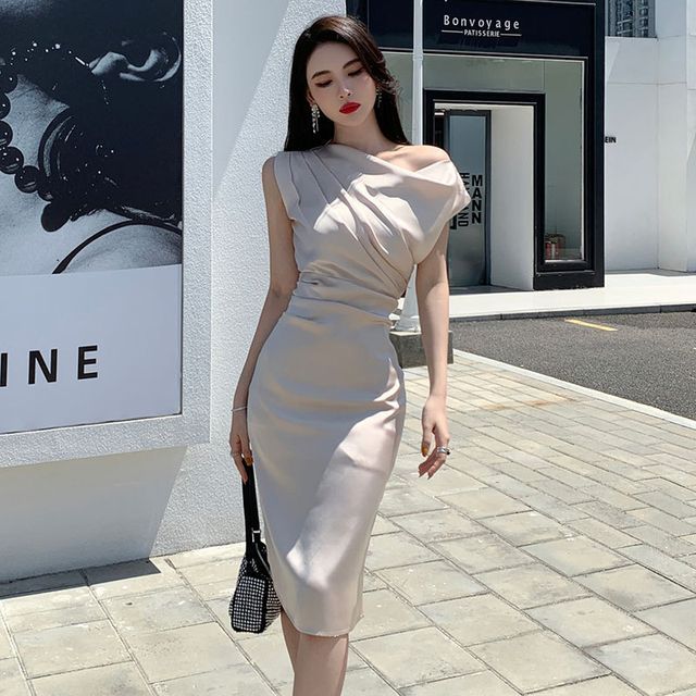 Yilda - Asymmetrical Cold-Shoulder 