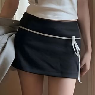Low Waist Ribbon Bow Accent Mini A-Line Skirt